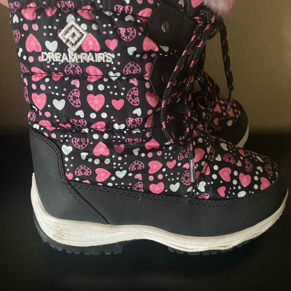 Snow boots